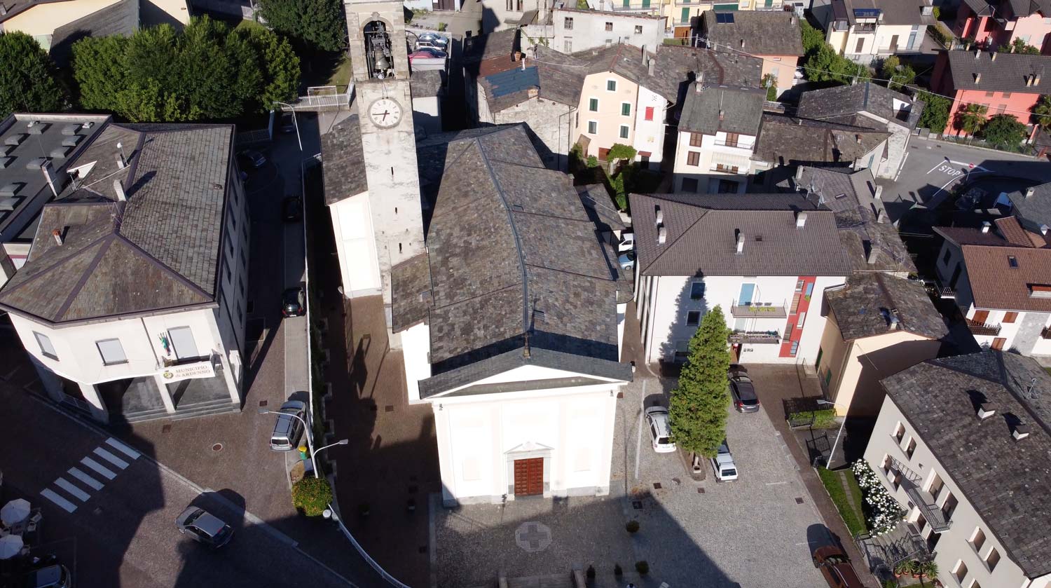 ARDENNO - Piazza Chiesa di San Lorenzo