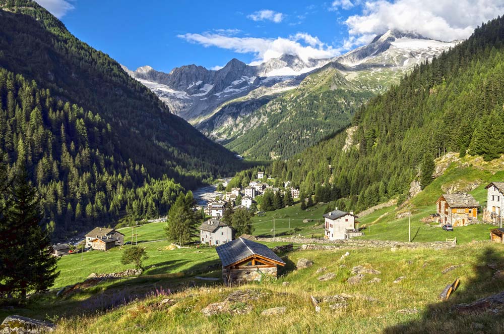 CHIESA IN VALMALENCO - Frazione Chiareggio - Località La Curt